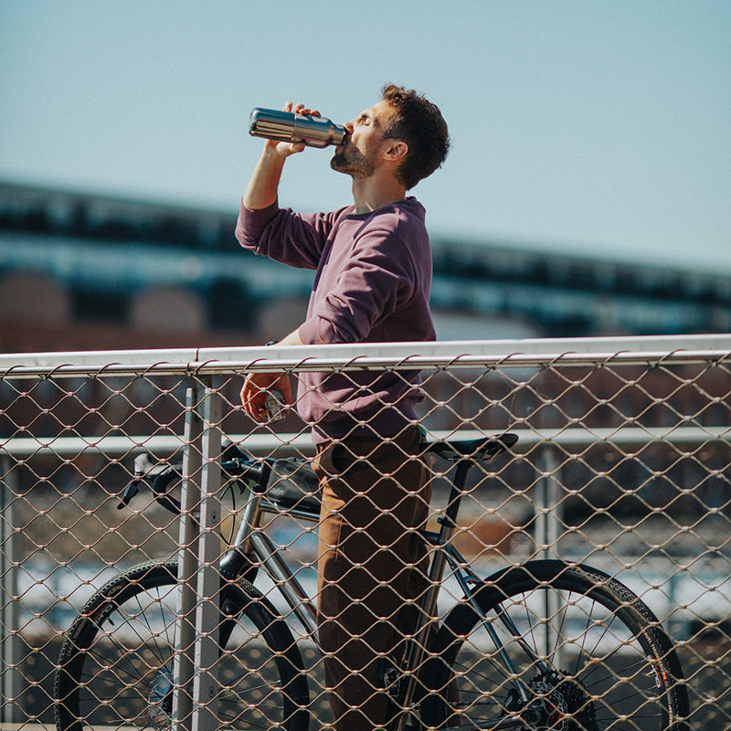 16oz-rise-reflect-with-bamboo-cap-l3 16oz_rise_reflect_man_bike_square.jpg