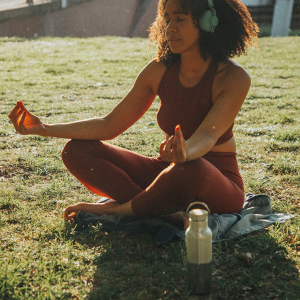 12oz-rise-reflect-with-bamboo-cap-n2 16oz_rise_reflect_yoga_park_headphones_square.jpg