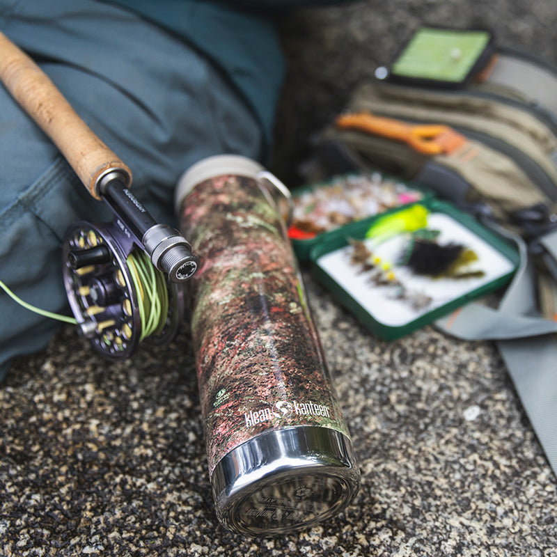 20oz-tkwide-with-cafe-cap-mossy-oak-r2 20oz_tumbler_mossyoak_rainbowtrout_flyfish_top_square.jpg