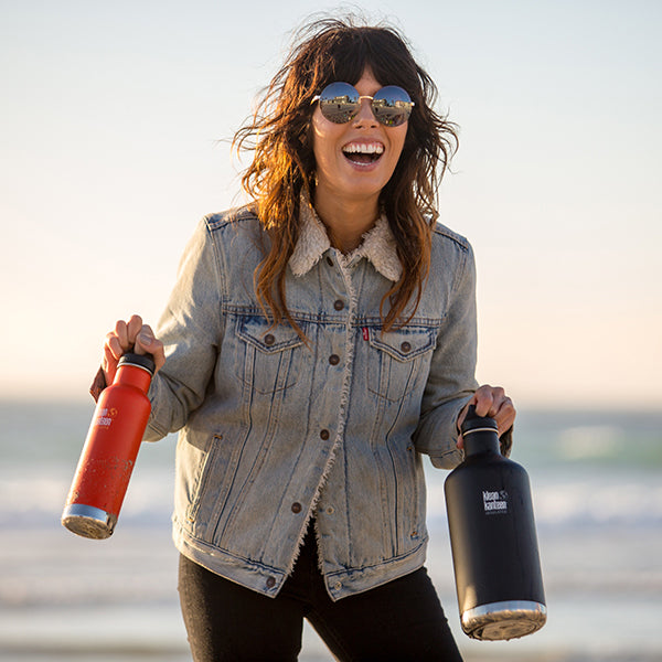 64oz-classic-with-loop-cap-z0 64oz_insulated_classic_black_beach_smile_square.jpg
