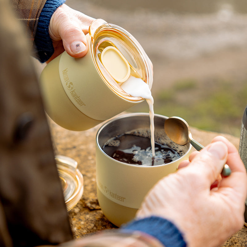 slide-lid-r2 8oz_rise_lowball_waxyellow_coffee_cream_pour_square.jpg