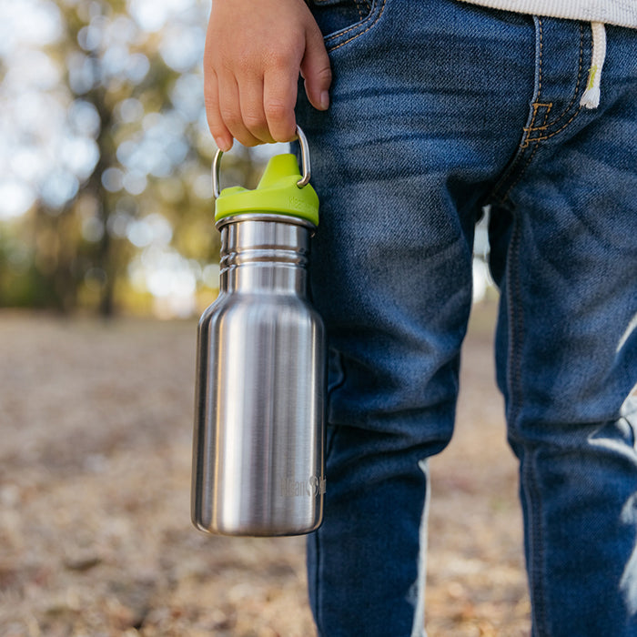 classic-kid-sippy-cap-q1 K12CNSIPPY-BS-kids_sippy_bottle_carry_lifestyle_f9e24b84-a0ae-465d-aad5-3c60c5592b7d.jpg