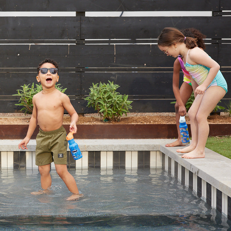 12oz-kid-s-classic-with-flip-seal-sport-cap-h3 kid_sport_flip_seal_12oz_boy_pool_square.jpg