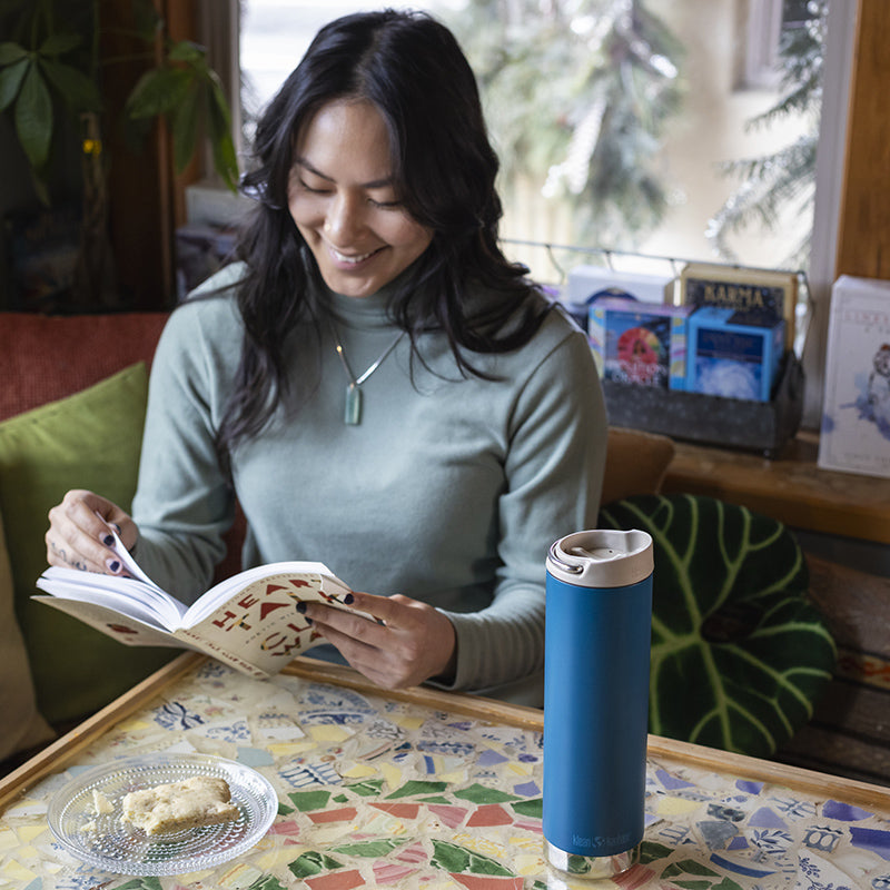20oz-tkwide-with-cafe-cap-l7 tkwide_20oz_insulated_tumbler_cafe_woman_reading_square.jpg
